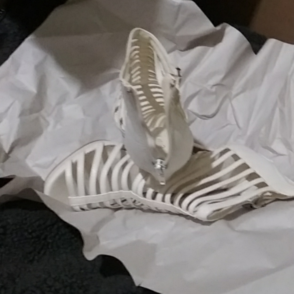 Shoes - Picture 5 of 5
